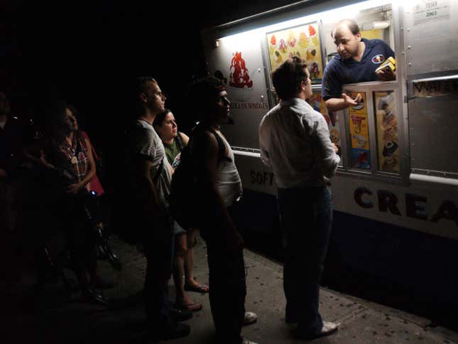 Image for article titled What New York looked like without electricity in 2003