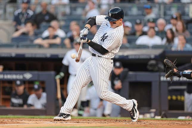 Anthony Rizzo homers in Yankees debut