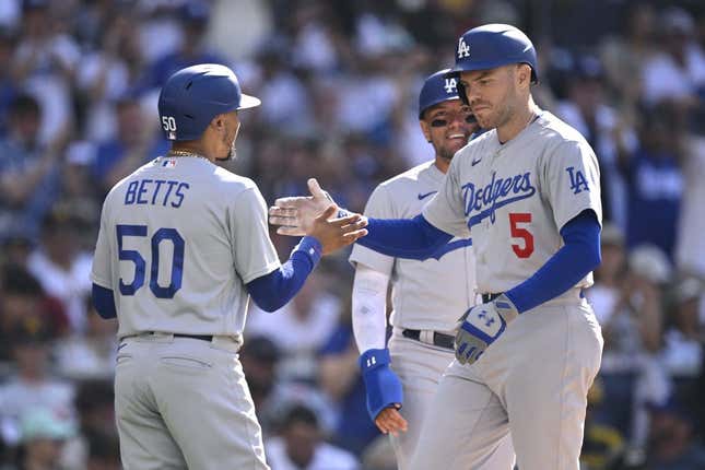 VIDEO: Freddie Freeman's First Home Run With Los Angeles Dodgers