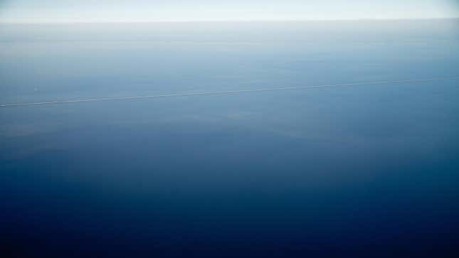 Image for article titled The Lake Pontchartrain Causeway Can Take You To The End Of The World