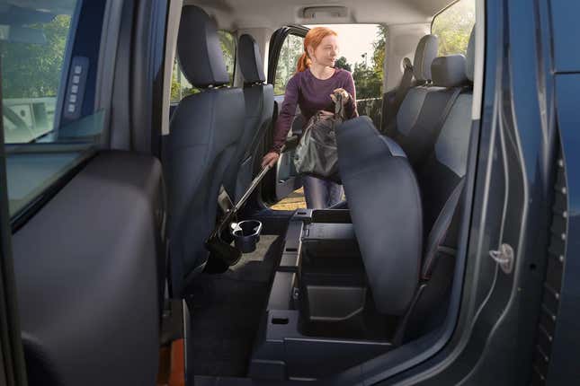 Image for article titled Ford Brings Back Small Cheap Trucks With The $20,000 2022 Ford Maverick And It's A Hybrid