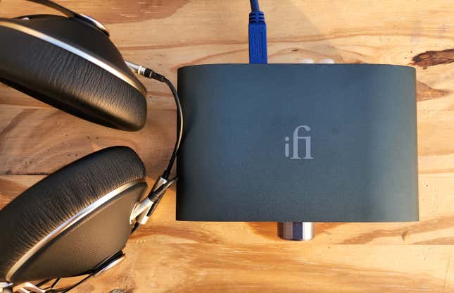 Imagen para el artículo titulado Análisis del iFi Zen Dac V2: pequeño en tamaño, pero grande en potencia y calidad de sonido