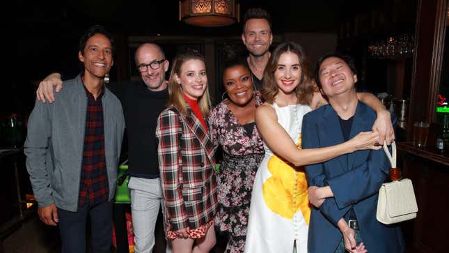 (L-R) Danny Pudi, Jim Rash, Gillian Jacobs, Yvette Nicole Brown, Joel McHale, Alison Brie, and Ken Jeong