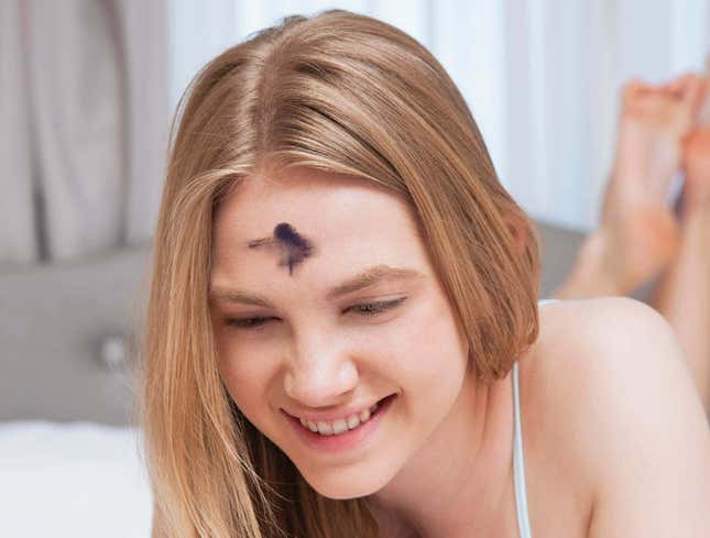 Image for article titled Cam Girl Has Ash On Forehead