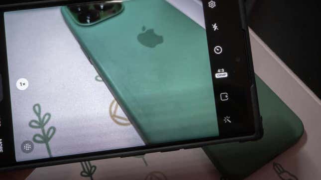 Imagen para el artículo titulado Siete no tan nuevas funciones del iPhone 14 que llevan existiendo desde hace tiempo en Android
