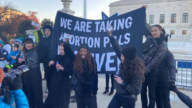 Image for article titled Activists Swallowed Abortion Pills on Steps of the Supreme Court