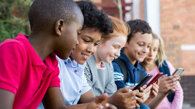 Image for article titled Kids These Days Get 4,500 Notifications a Day and Hate Facebook, New Study Says