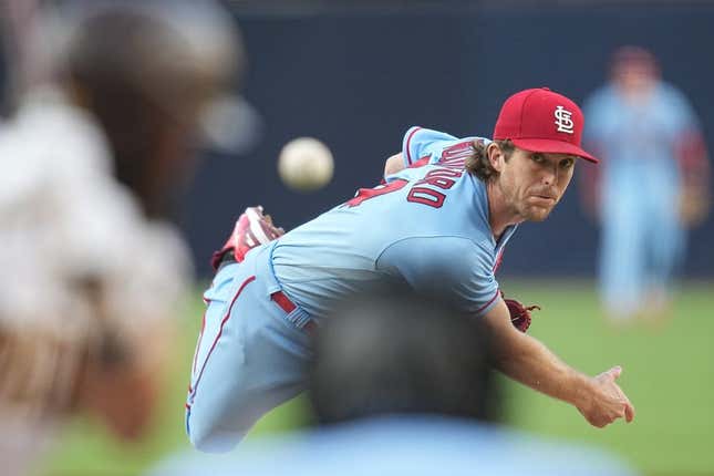 Cardinals walk it off in 11th inning in Game 2