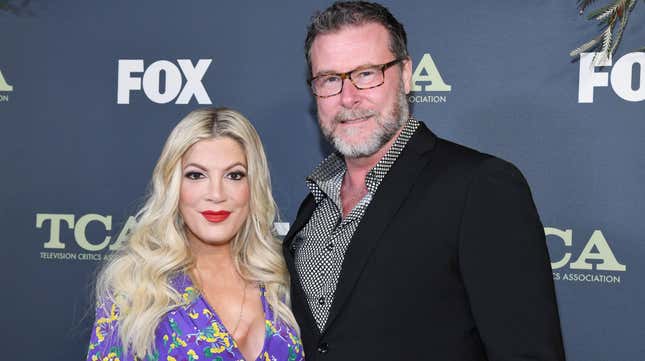 Image for article titled Tori Spelling and the Case of the Missing Divorce Announcement