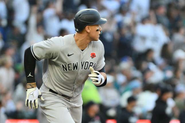 Aaron Judge homers twice as Yankees top Mariners