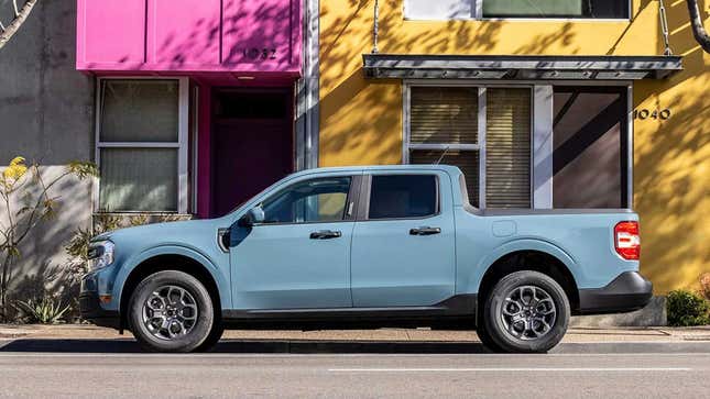 Image for article titled Ford Brings Back Small Cheap Trucks With The $20,000 2022 Ford Maverick And It's A Hybrid