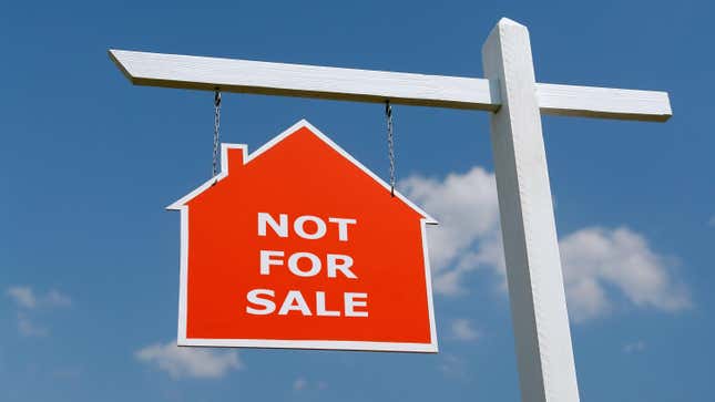 Image for article titled Why So Many Homes Are Being Taken Off the Market Right Now