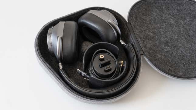 A look at the accessories included in the Master & Dynamic MW75's carrying case.