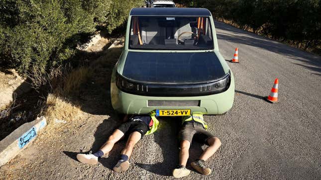 Image for article titled Solar-Powered Car Drives Across Morocco To The Sahara Without Using Charging Stations