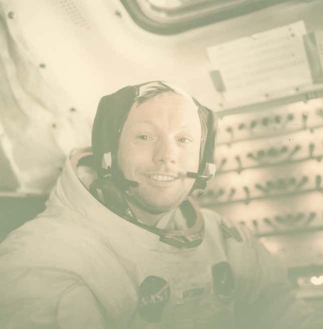 Image for article titled NASA is auctioning off the first space selfie and a trove of other incredible photos