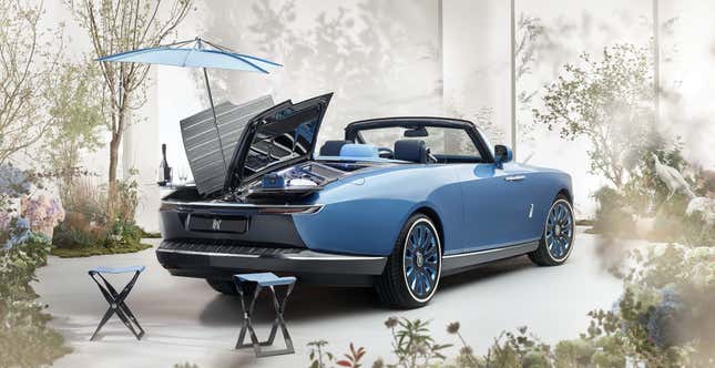 Imagen para el artículo titulado El automóvil mas caro del mundo es un Rolls-Royce con sombrillas en las puertas y champán en el maletero
