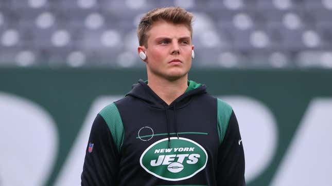 The Jets QB Is A Cougar Hunter