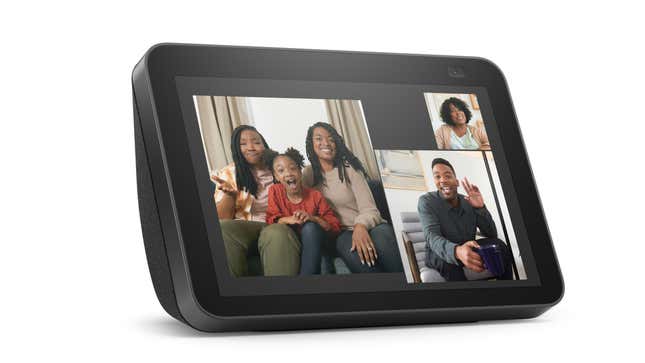 Imagen para el artículo titulado Amazon renueva los Echo Show con una mejor cámara para hacer videollamadas y vigilar la casa