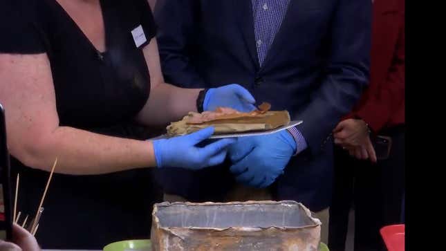Image for article titled 135-Year-Old Robert E. Lee Time Capsule a Huge, Soggy Let-Down