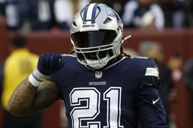 Jan 8, 2023; Landover, Maryland, USA; Dallas Cowboys running back Ezekiel Elliott (21) stands on the field during warmups prior to the Cowboys&#39; game against the Washington Commanders at FedExField.