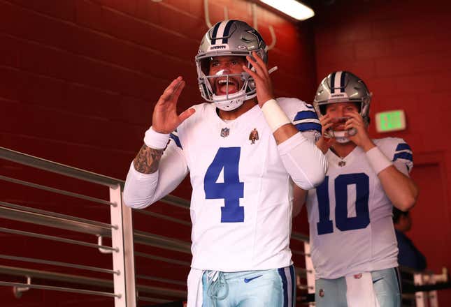Dak Prescott (4) and the Cowboys are within shouting distance with a win tonight vs. the Chargers.