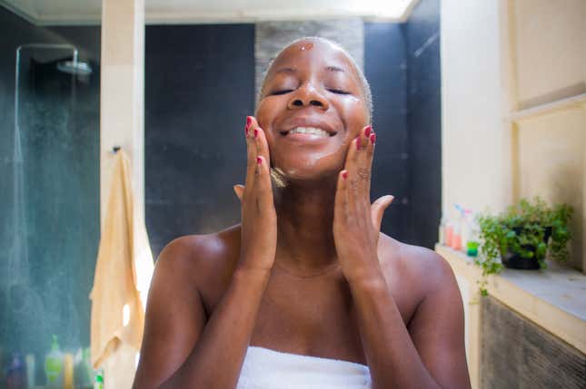 Image for article titled What's The Deal With Skin Cycling?