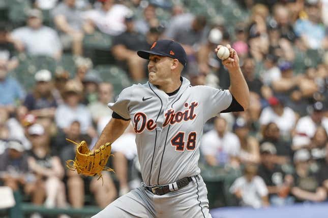 Jun 4, 2023; Chicago, Illinois, USA; Detroit Tigers starting pitcher Matthew Boyd (48) pitches against the Chicago White Sox during the third inning at Guaranteed Rate Field.