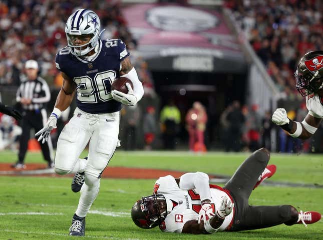 Cowboys RB Tony Pollard broke leg in playoff loss to 49ers 