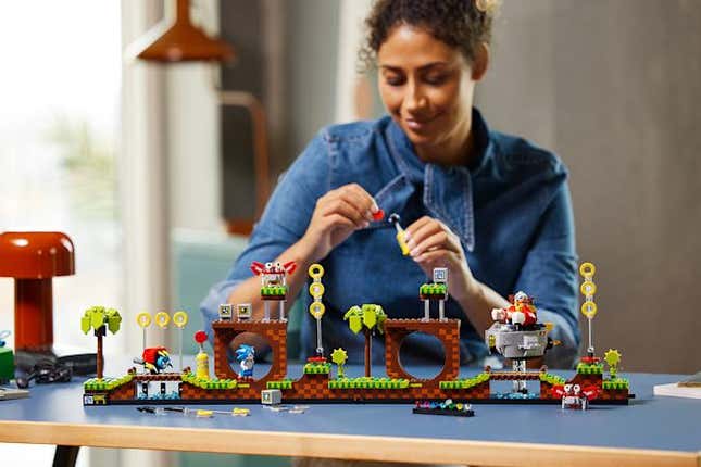 Imagen para el artículo titulado El nuevo set de Lego de Sonic es el regalo perfecto para los amantes de los videojuegos