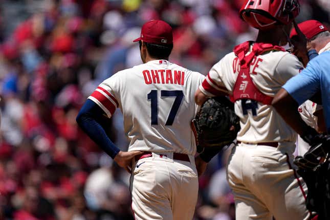 Shohei Ohtani left Reds-Angels game in 2nd inning, has torn UCL