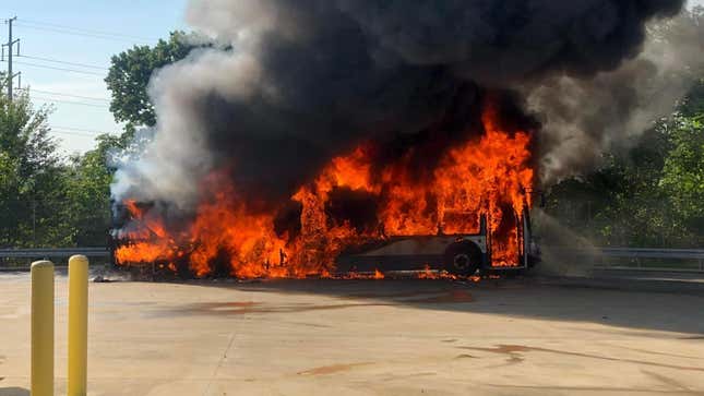 Image for article titled Connecticut Parks Its Entire Electric Bus Fleet After Fire