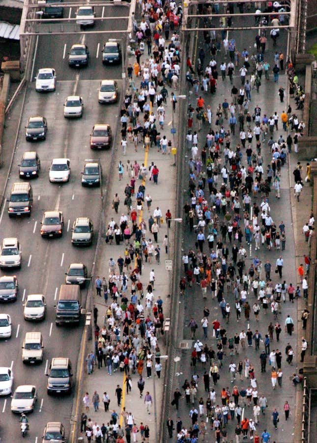 Image for article titled What New York looked like without electricity in 2003