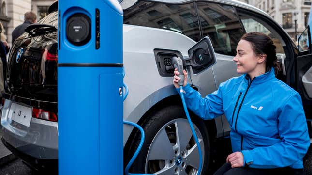 Image for article titled There&#39;s A Massive Gender Gap When It Comes To Buying And Keeping An Electric Car: Report
