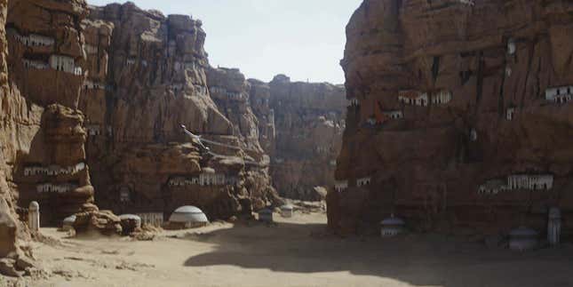 Image for article titled Places on Tatooine, Ranked