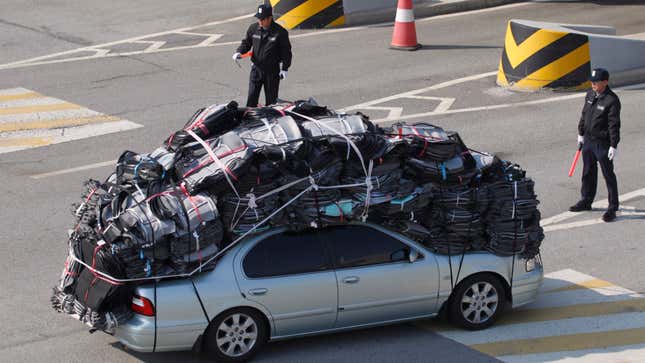 South Korean workers leaving Kaesong
