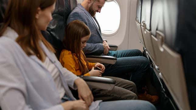 Image for article titled These Airlines Don&#39;t Charge Extra for Families to Sit Together