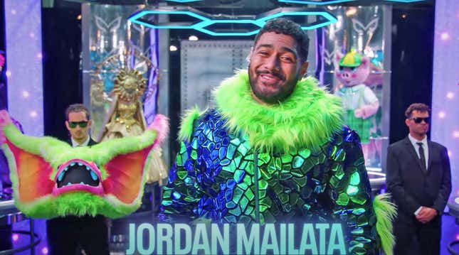 Eagles' Jordan Mailata Sings 'Perfect' on The Masked Singer