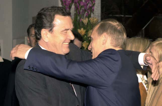 Putin Schroeder hug