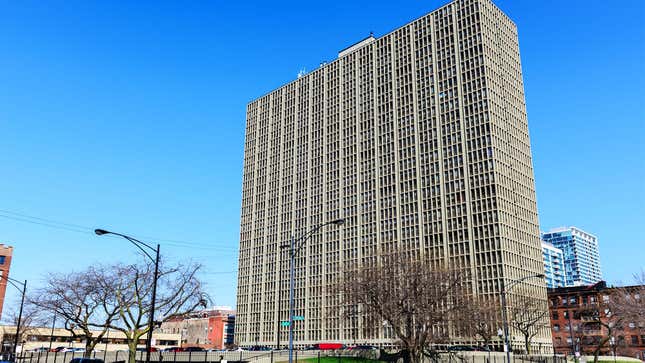 Image for article titled Chicago Approves Building Permit To Convert Affordable Housing Tower Into Single-Family Home