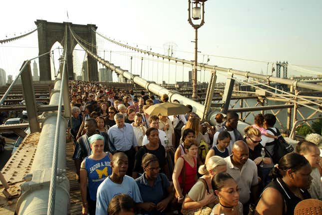 Image for article titled What New York looked like without electricity in 2003