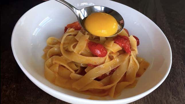 Pasta With Blistered Tomatoes and Egg Yolk