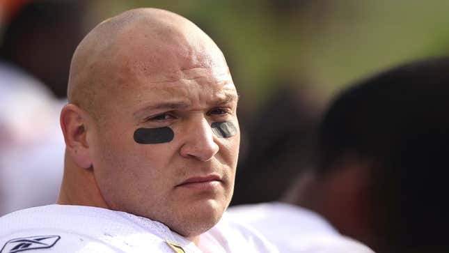 Image for article titled Brian Urlacher Retires With Plenty Of Injuries Left In The Tank