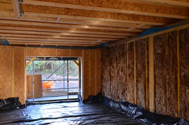 Building a straw house