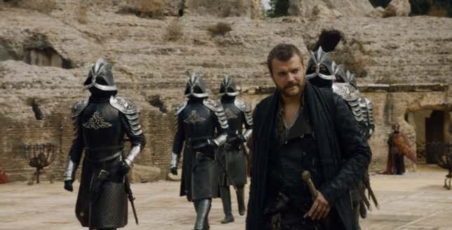 Image for article titled A comprehensive guide to all the side-eye and knowing glances in the “Game of Thrones” finale