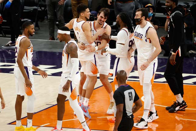 Image for article titled Hey! Y’all Need to Put Some Damn Respect on My Damn Suns, Dammit