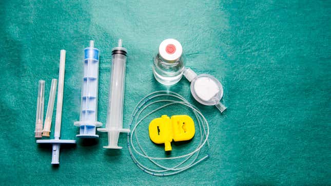 A kit used to perform epidural anesthesia. 