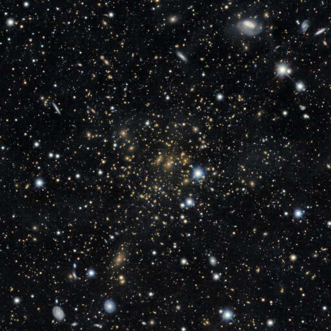 PLCK G287.0+32.9 galaksi kümesindeki yerçekimsel merceklenme.