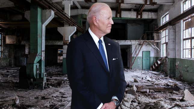 Image for article titled Biden Touts Resiliency Of American Decline While Touring Factory That’s Been Closed For Decades