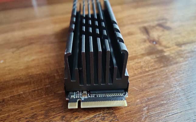 Imagen para el artículo titulado Probamos el PNY CS3140, un pequeño SSD en formato M2 perfecto para juegos y vídeo en 8K