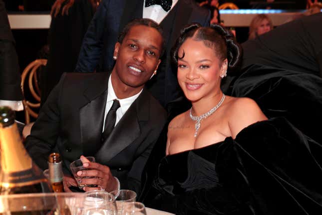 Image for article titled Like Rihanna, Beyoncé Could Soon Be a Billionaire!